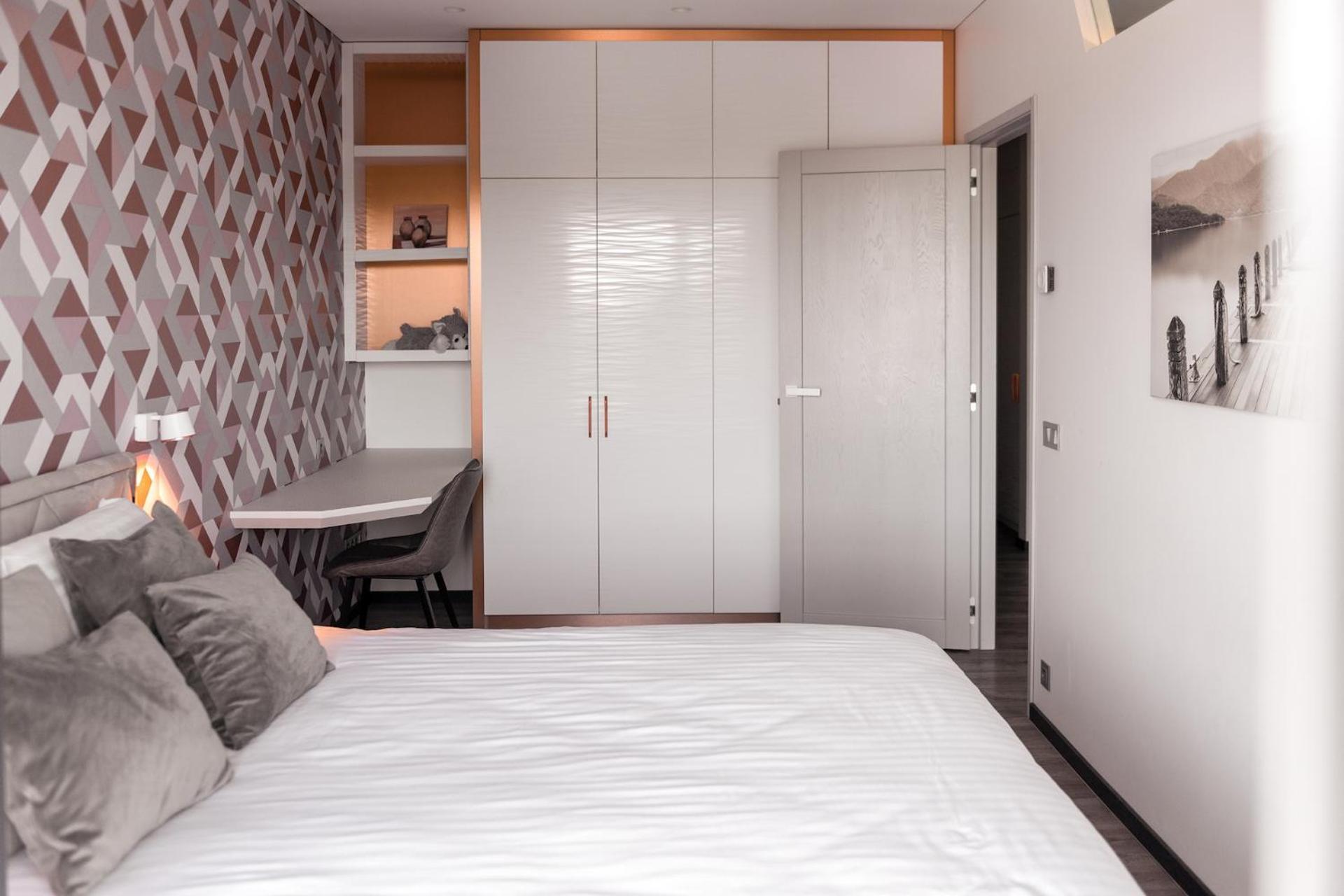 Bright Kaunas Apartment With Castle View Bagian luar foto