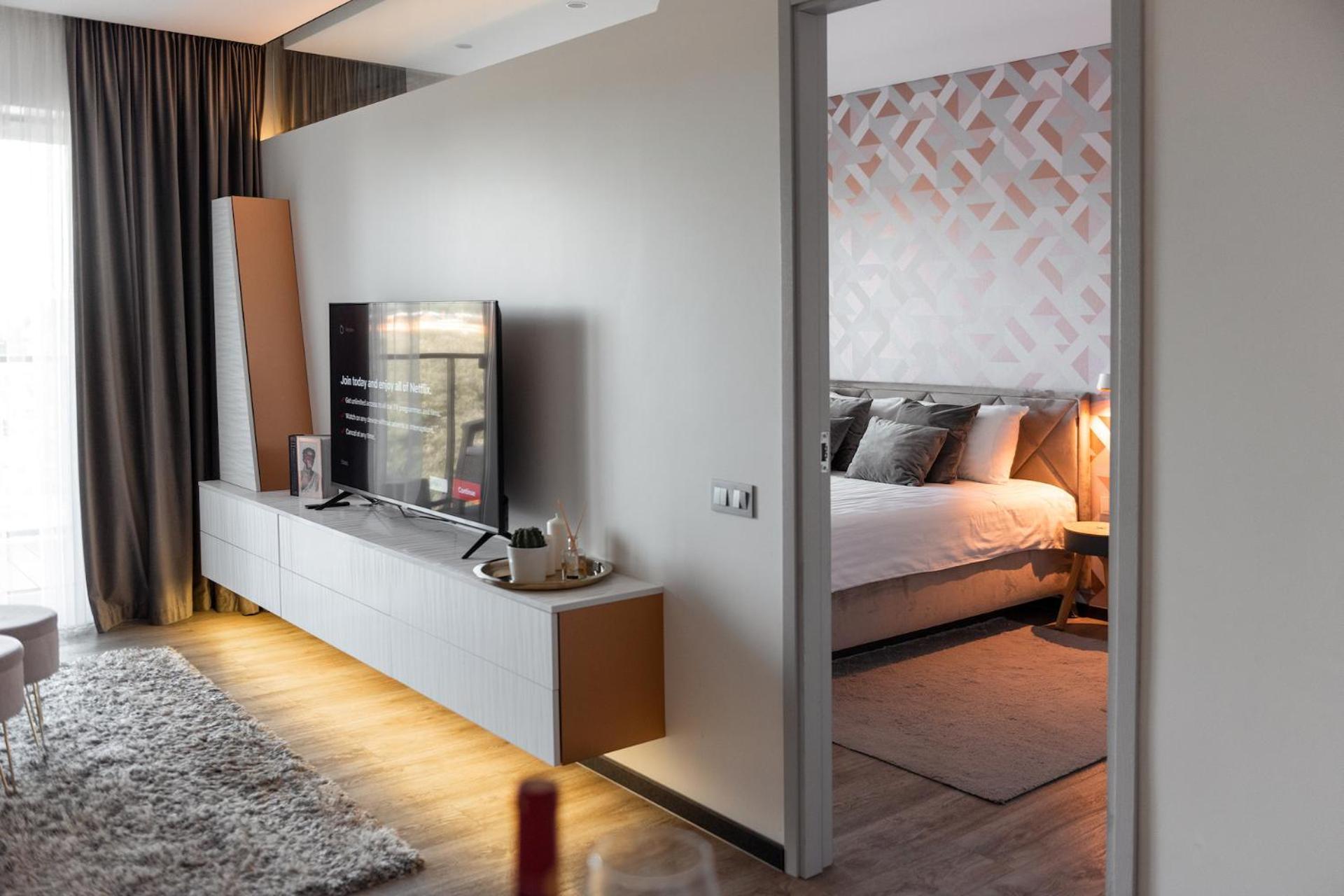 Bright Kaunas Apartment With Castle View Bagian luar foto
