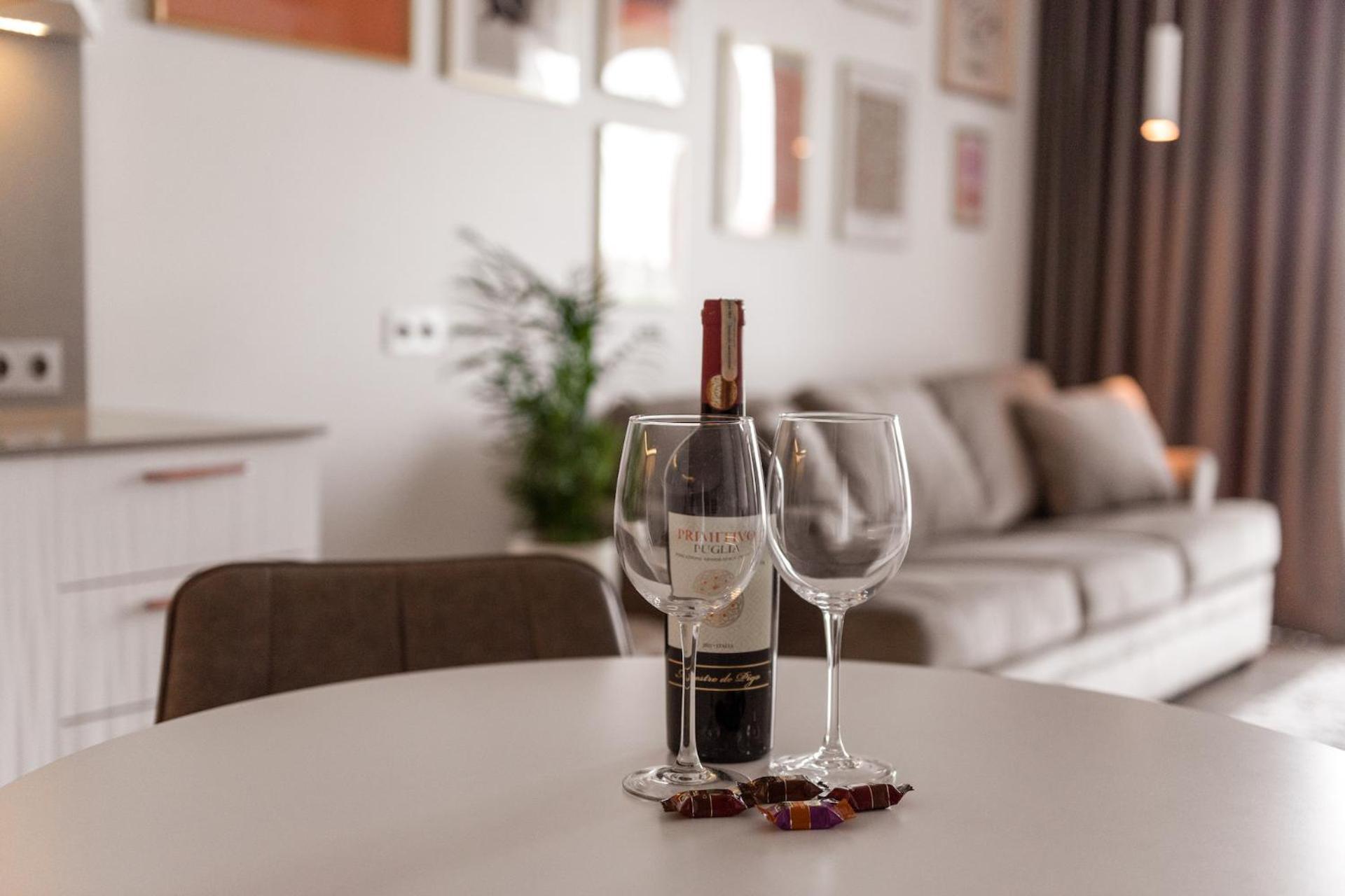 Bright Kaunas Apartment With Castle View Bagian luar foto