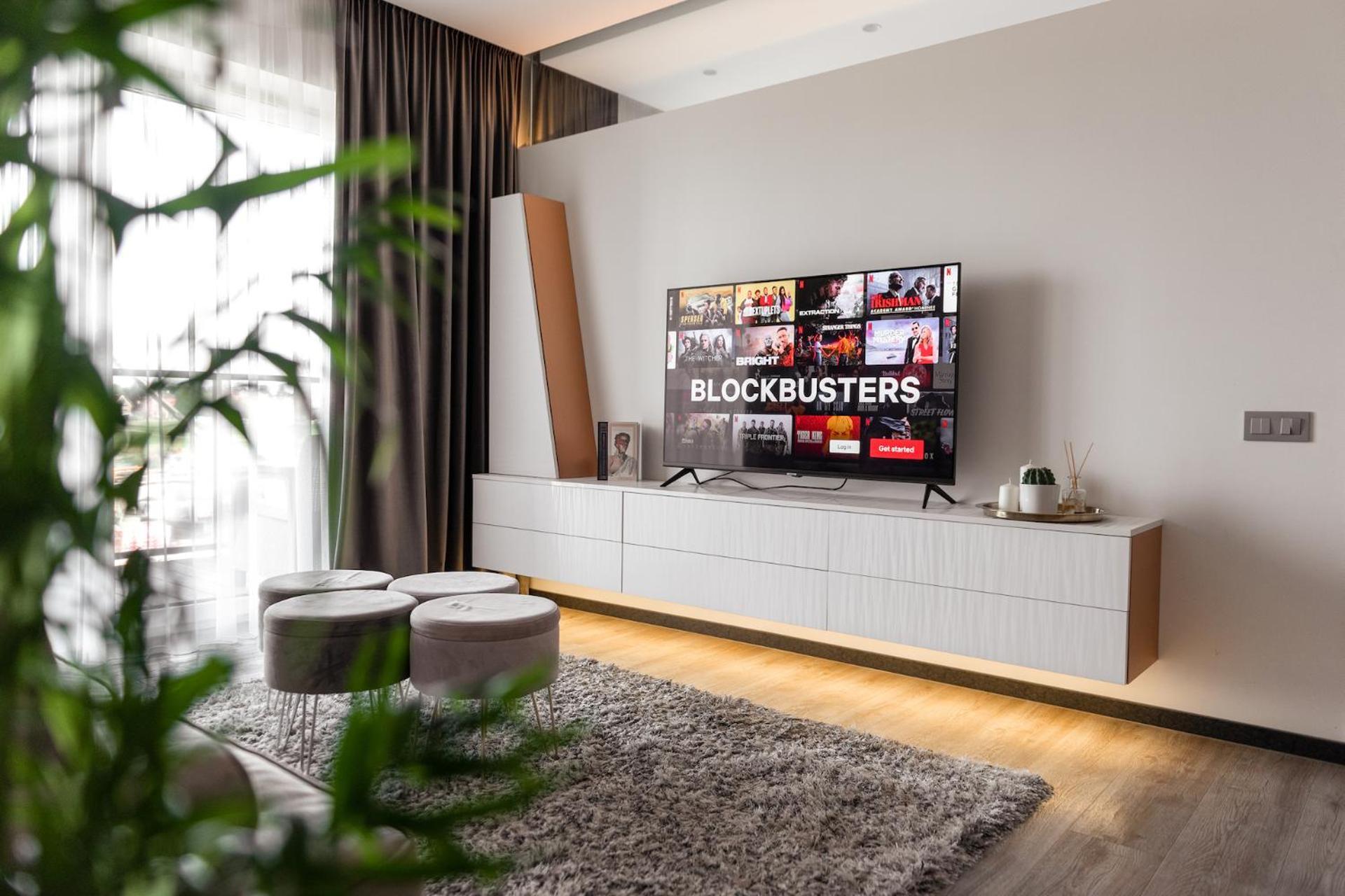 Bright Kaunas Apartment With Castle View Bagian luar foto