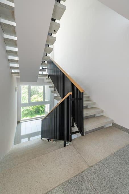 Bright Kaunas Apartment With Castle View Bagian luar foto