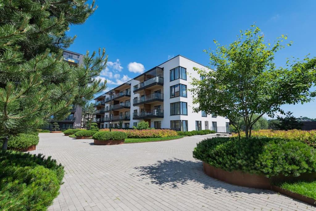 Bright Kaunas Apartment With Castle View Bagian luar foto