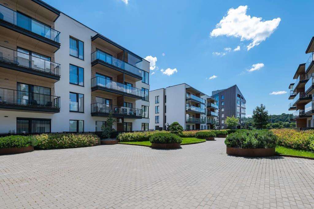 Bright Kaunas Apartment With Castle View Bagian luar foto