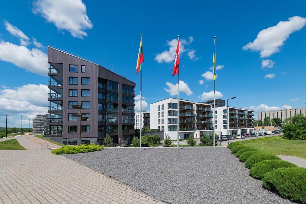 Bright Kaunas Apartment With Castle View Bagian luar foto