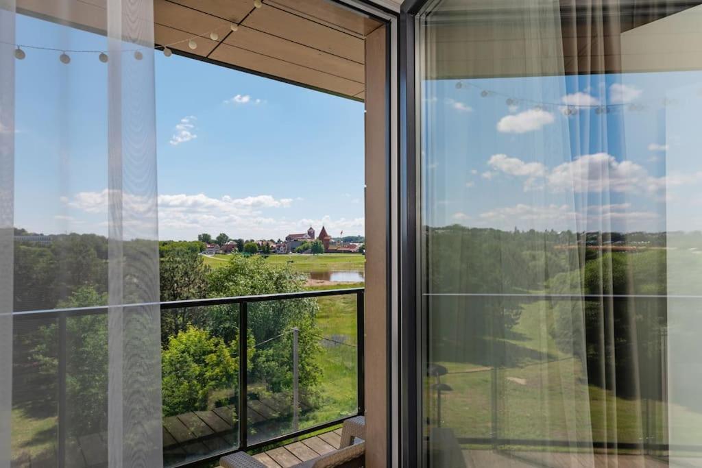 Bright Kaunas Apartment With Castle View Bagian luar foto